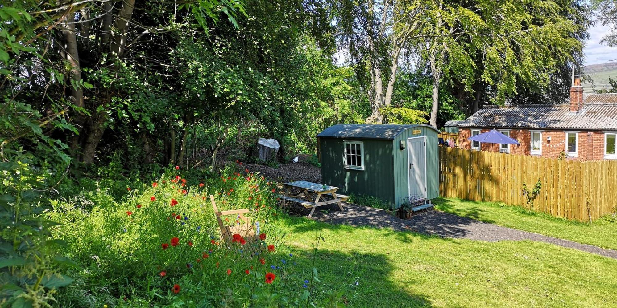 Wooler Hostel And Shepherds Huts Exterior photo